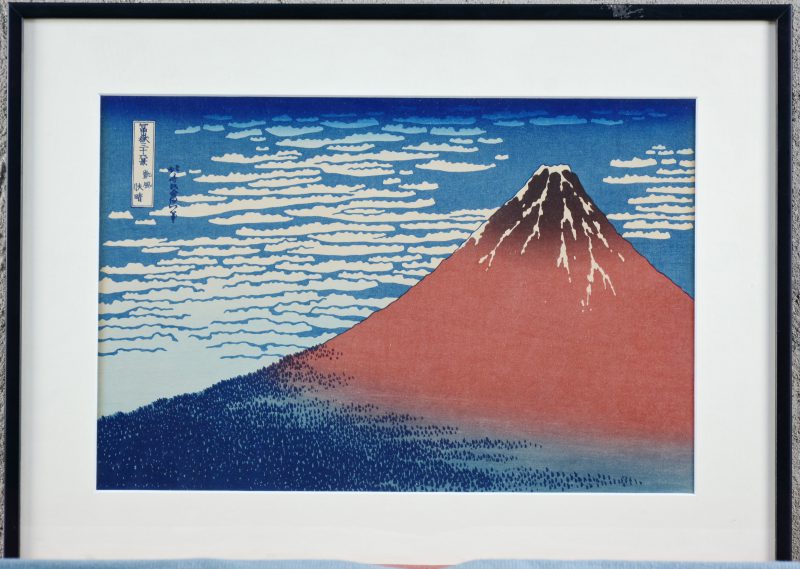 “Fuji bij dageraad”. Een heruitgaven van een Japanse houtsnede uit de reeks ‘36 zichten op de berg Fuji van Hokusai.