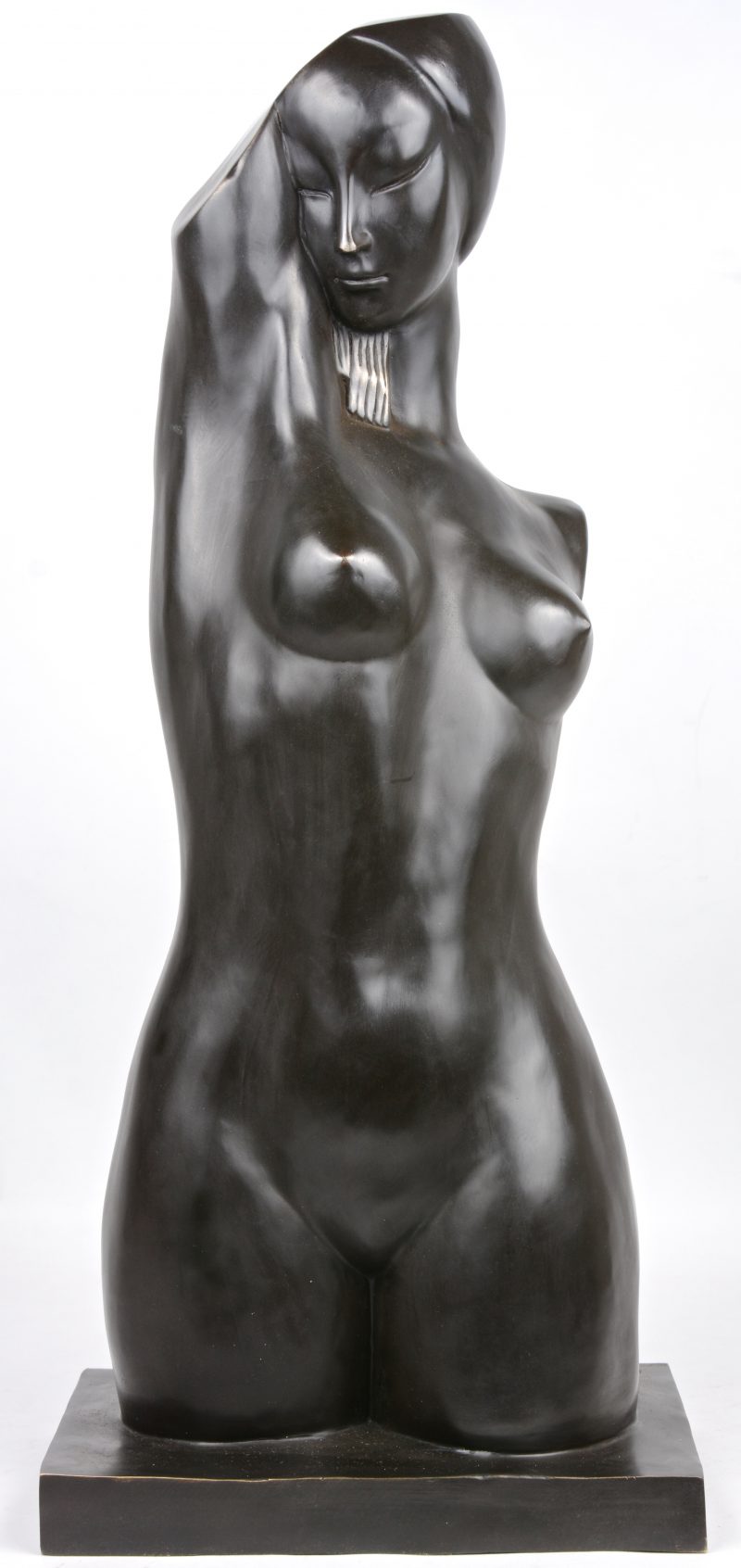 “Vrouwen torso”. Een beeld van brons.