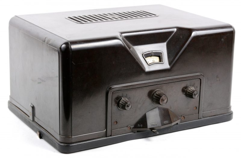Een oude radio. Wisselstroom. TypeS41W. Bouwjaar 1930.