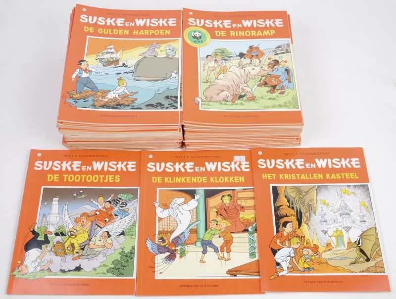Lot albums “Suske en Wiske”, rode reeks, gekleurd. 52 stuks. Nummers tussen 193 (1983) en 245 (1995) en nummers 256 en 258.