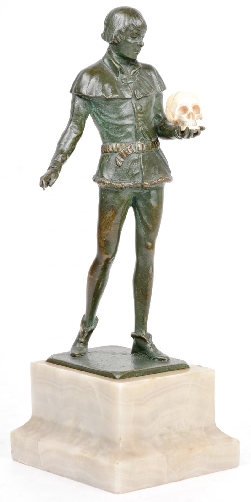 “Hamlet”. Een bronzen beeldje met een ivoren schedeltje. Op onyxen voetstuk.