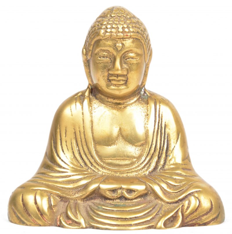 Een kleine zittende Boeddha van messing.