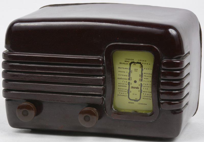 Een bakelieten telefoon. type Sonorette RV12. Bouwjaar 1947.