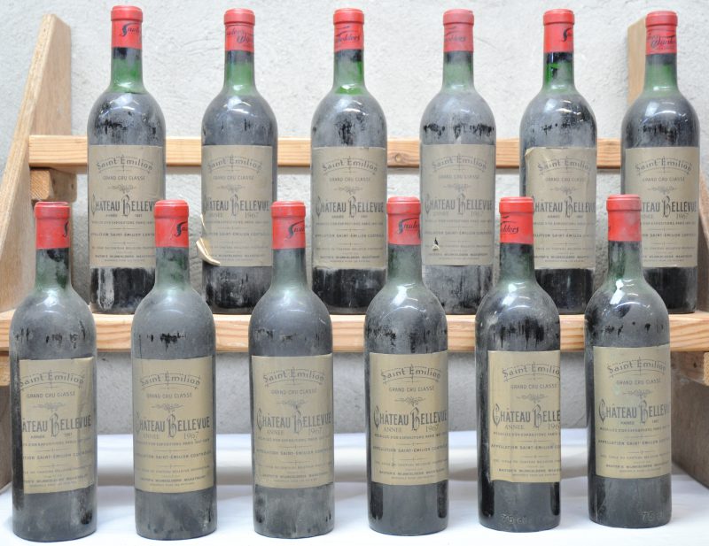 Ch. Bellevue A.C. St-Emilion grand cru classé  Sauter’s Wijnkelders Maastricht, Nederlands importeur M.C.  1967  aantal: 12 bt. Vuile etiketten, één etiket los