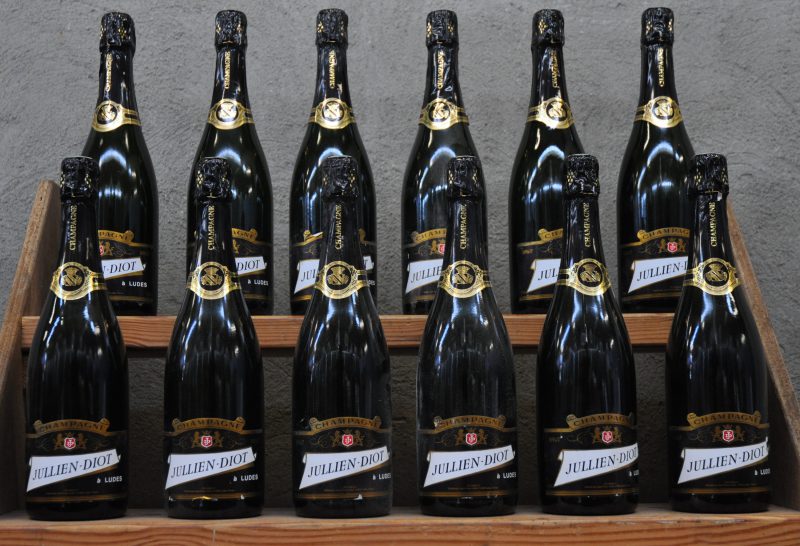 Champagne Brut   Jullien-Diot, Ludes M.O.  0  aantal: 12 bt