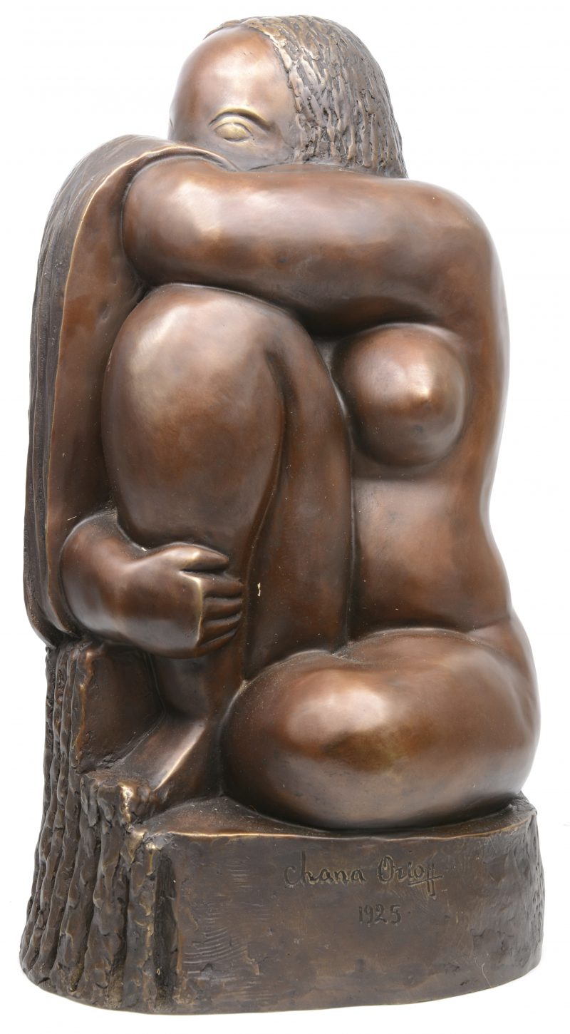 “Vrouwelijk naakt”. Een gestileerd bronzen beeld naar een werk van Chana Orloff uit 1925.
