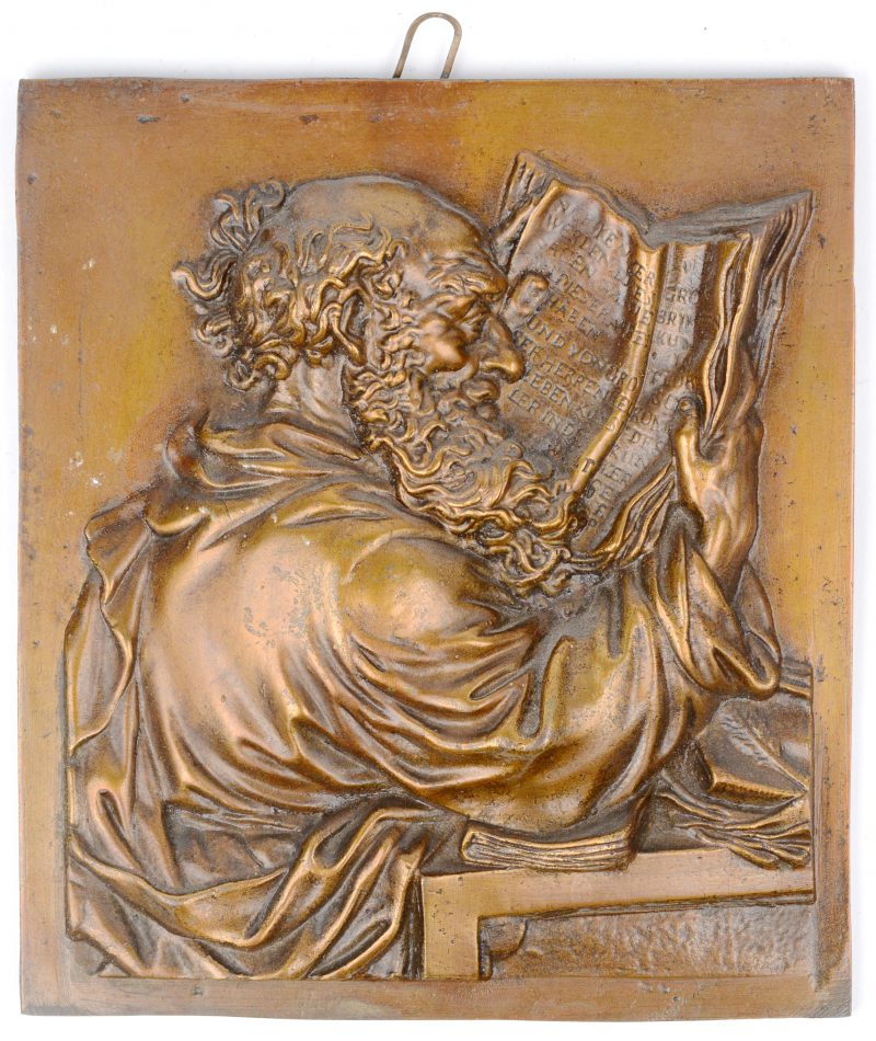 “De lezer”. Bronzen hoogreliëf. Duits werk omstreeks 1900.