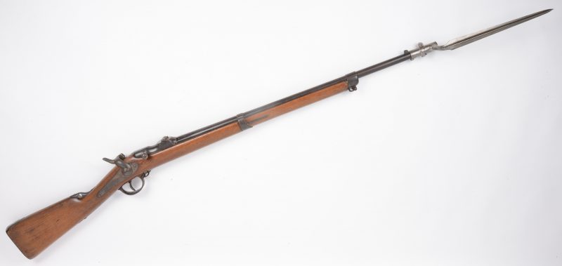 Een antiek Rijkswachtgeweer. Model 1867,productie 1874. Gebruikt tussen 1901 en 1908. Met bajonet.