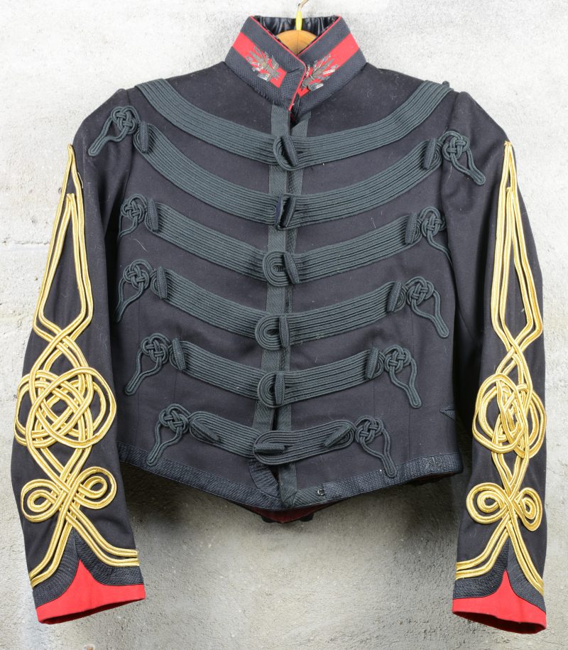 Een XIXe eeuws uniform van een Belgische stafbrevethouder.