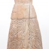 Boeg van een Sepik prauw van gebeeldhouwd en gepolychromeerd hout in de vorm van een krokodillenkop en diverse dieren.