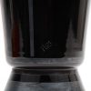 Een art deco vaas van zwart glas. Gesigneerd.