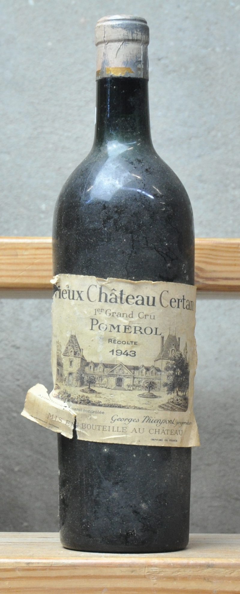 Vieux Château Certan A.C. Pomerol   M.C.  1943  aantal: 1 Bt. ts - beschadigd etiket