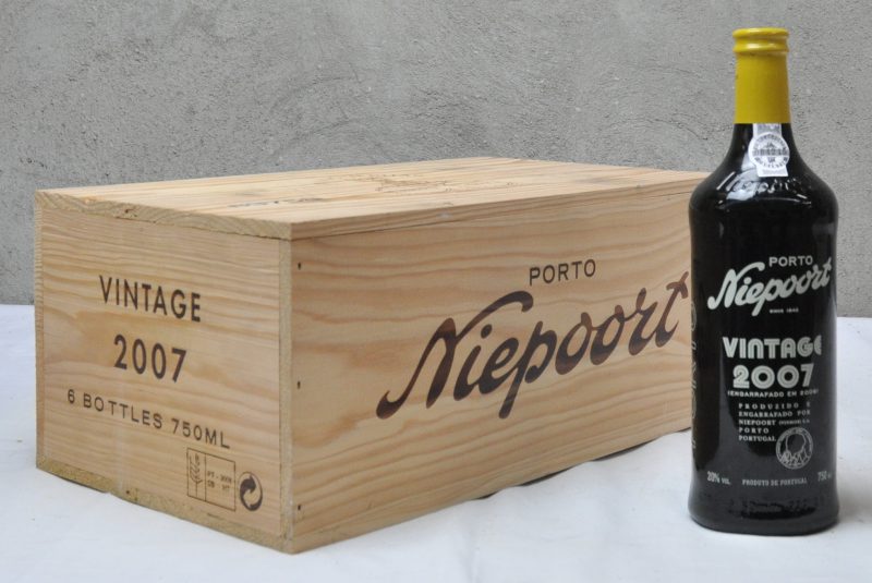 Niepoort Port   Niepoort S.A., Porto M.O. O.K. 2007  aantal: 6 Bt.