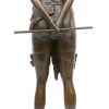 “Dame met ontblote borst en ruitersstokje” een bronzen beeldje naar een werk van Bruno Zach. Op marmeren sokkel en met bronsgarantiestempel.