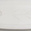 Italiaanse vleeschaal met deksel van monochroom wit aardewerk. Deksel versierd met drie vruchte in reliëf als dekselknop.