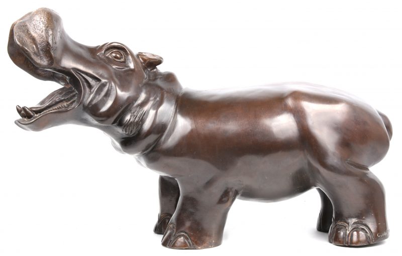 Een bronzen nijlpaard.