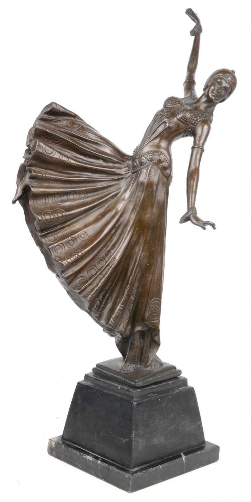 “Danseres”. Een bronzen beeld op arduinen sokkel naar een werk van David Williams-Ellis.