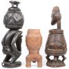 Drie gebeeldhouwde antropomorfe Afrikaanse houten potten. Eén zonder deksel.
