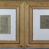 Een paar Perzische taferelen op papier met tekst op de achterkant.