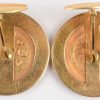 1 paar geelgouden manchetknopen 18 K met munten “Boudewijn I”. Au 900/1000. België 1965. In etui.