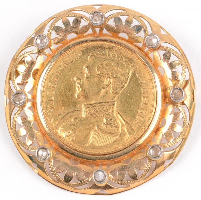 1 gouden broche bezet met kleine diamantjes oude slijp (ca 0,20 ct). Met munt van Albert I (Franse tekst). België 1914.