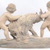 “Putti met bok”. Een groep van wit terracotta naar een werk van Pietro Balestra. Gaaf.