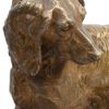 “Jachthond”. Een bronzen beeld naar een werk van Jules Moigniez. Staart los.