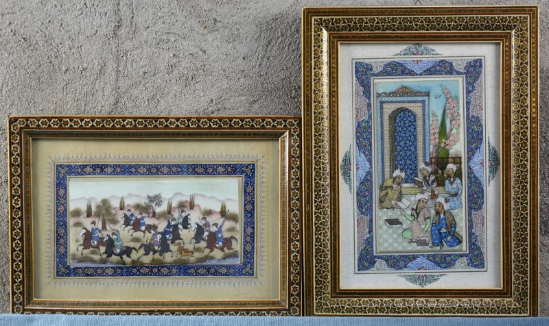 “Wijzen” & “Krijgers”. Twee Perzische schilderingen, mogelijk op ivoor. In ingelegde kaders.