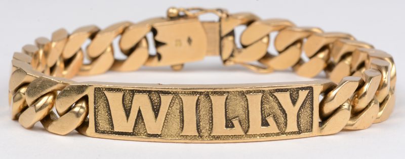 Een 18 K geelgouden schakelarmband met naam “Willy”.
