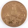 Een koperen en een sterlingzilveren munt “Olympiade Tokyo 1964”, beide in etui. Evenals een bronzen medaille “San Diego 200th Anniversary 1769-1969, in etui.