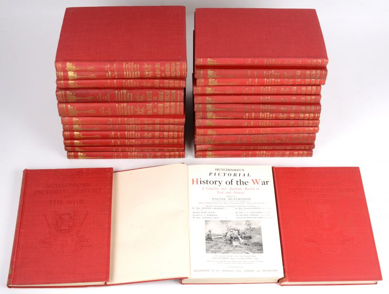 “Hutchinson’s Pictoral History of the War”. Ed. Hutchinson & Co. Ltd. London & Melbourne. Omsgtreeks 1950. 26 delen.