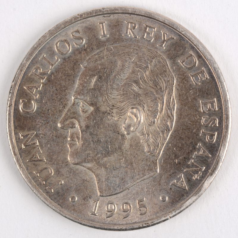 Een zilveren munt. 2000 ptas.