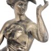 “Dansende jonge vrouw”. Een bronzen beeld op onyxen sokkel.