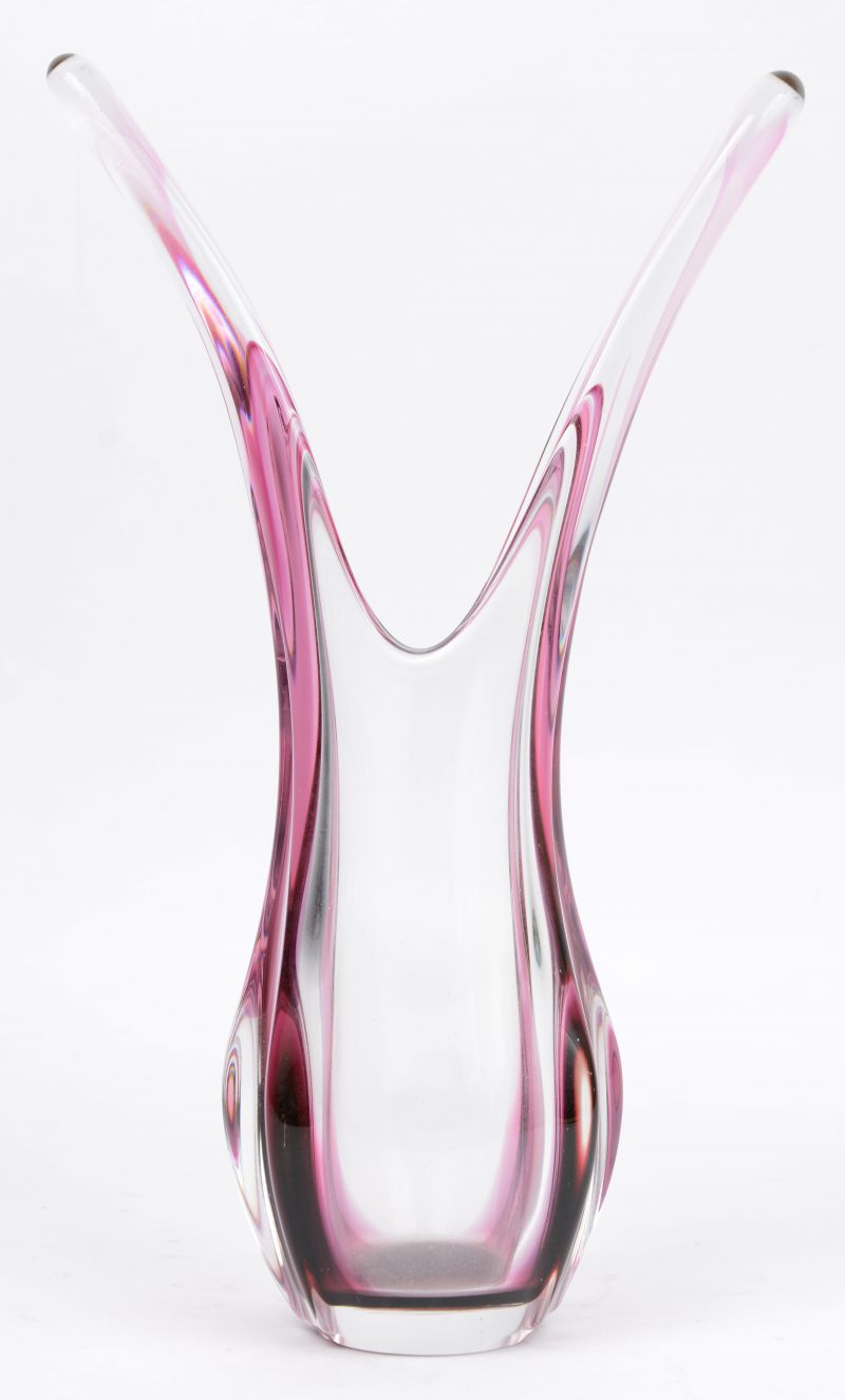 Een vaas van gekleurd kristal. Jaren ‘50. Mogelijk Val St. Lambert.