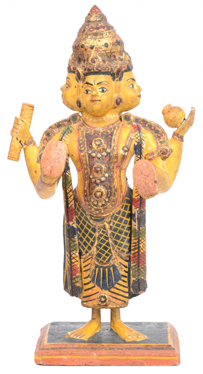 Een gepolychromeerde houten Vara Brahma. Indisch werk.