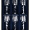 Een kleurloos kristallen glasservies met gegraveerde decors, bestaande uit 11 wittewijnglazen, 12 rodewijnglazen, 12 waterglazen en 12 champagnefluiten. In originele dozen.