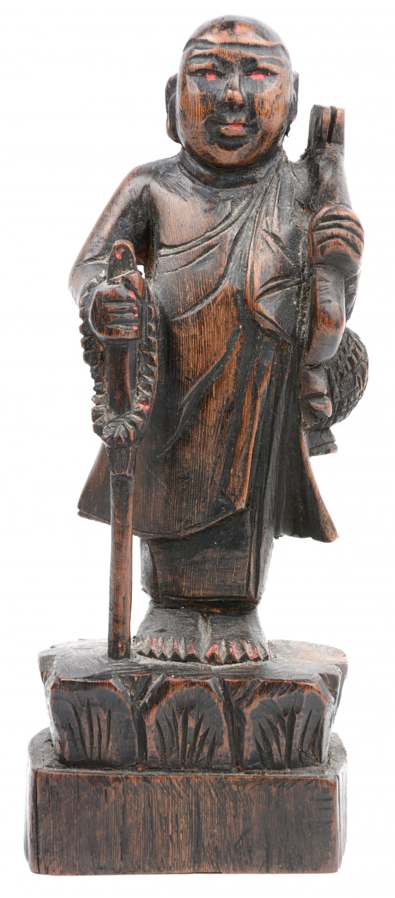 Een gesculpteerde Birmaanse houten monnik.