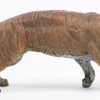 Een gepolychromeerde tijger van Weens brons. Recent werk.