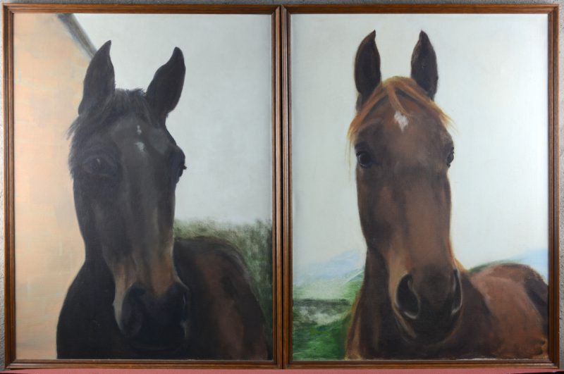 “Twee paarden”. Olieverf op doek. Niet gesigneerd. Twee schilderijen.