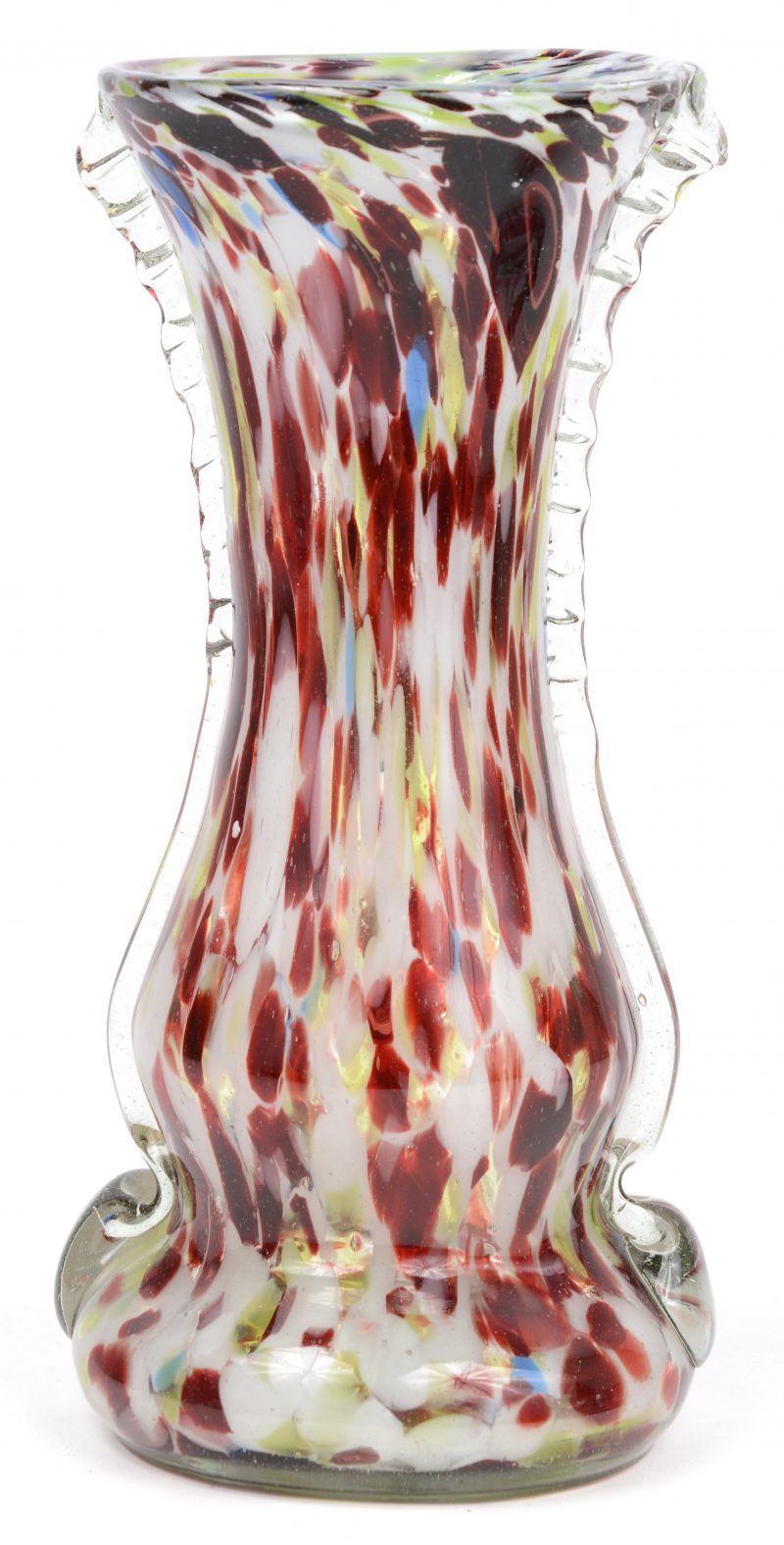 Een vaas van meerkleurig Italiaans glaspasta.