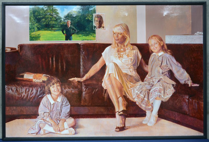 “Familieportret”. Olieverf op doek. Gesigneerd en op de verso gedateerd 1979.