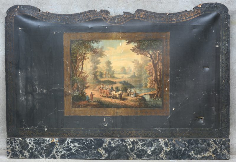 Een lambrizeringselement van schildersdoek, versierd met een gedrukt landschap en onderaan met een plint in faux marbre geschilderd. Slijtage en kleine letsels.