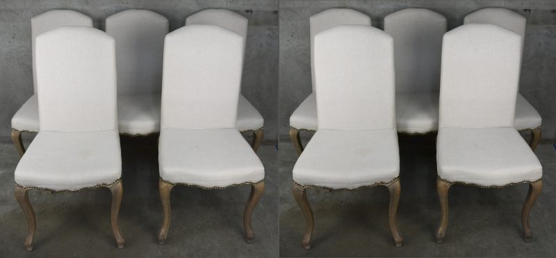 Een reeks van tien stoelen in Lodewijk XV-stijl. In zeer goede staat.