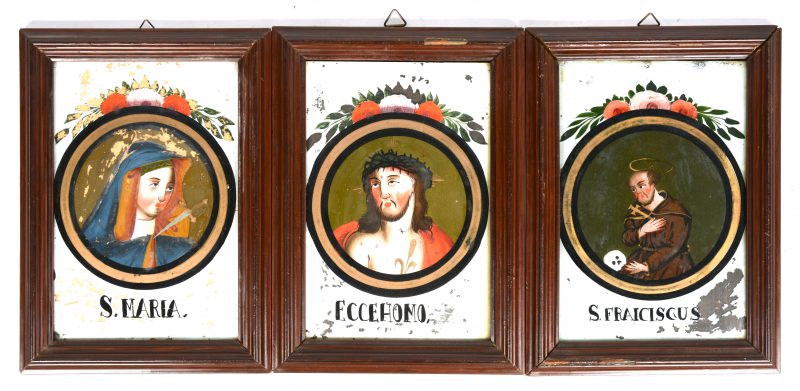 “St. Maria”; “St. Franciscus” & “Ecce Homo”. Drie achterglasschilderingen.