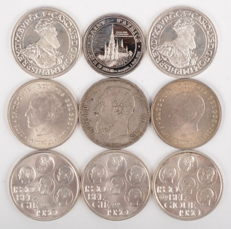 Acht zilveren munten waaronder: 5 F. Léopold II, 250 FB Boudewijn, 500 F Belgique 1830-1980, 5 Ecu 1987 samen 196,35 g. en één Canadeese munt 1983.