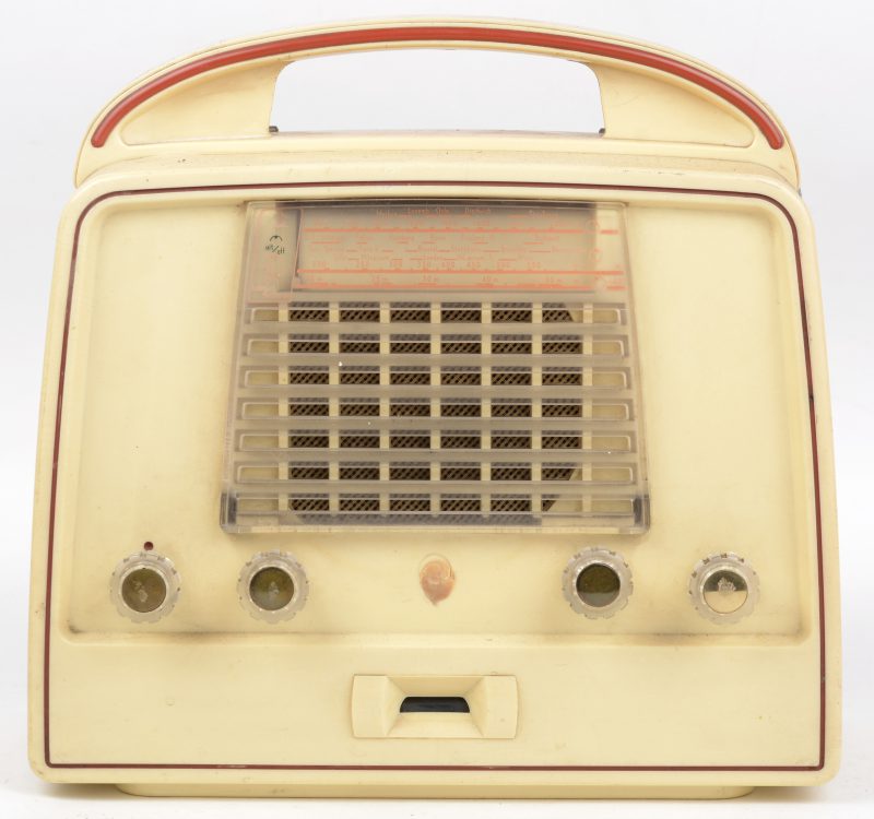 Een vintage draagbare radio, model LX444AB /04. Logo manco. 1954.