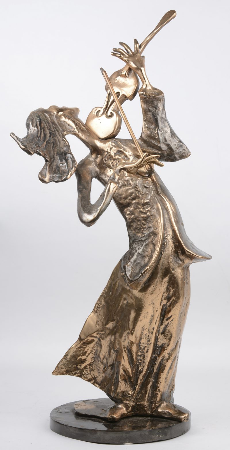“La violiniste.” Bronzen beeld. Gesigneerd.