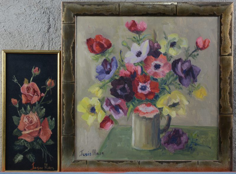 “Bloemenvaas” & “Stilleven met rozen”. Een paar olieverfschilderijtjes, resp. op doek en op metaal. Beide gesigneerd.