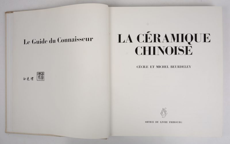 Cécile & Michel Beurdeley, “La Céramique Chinoise”, Office du Livre Fribourg 1974 (zonder omslag).