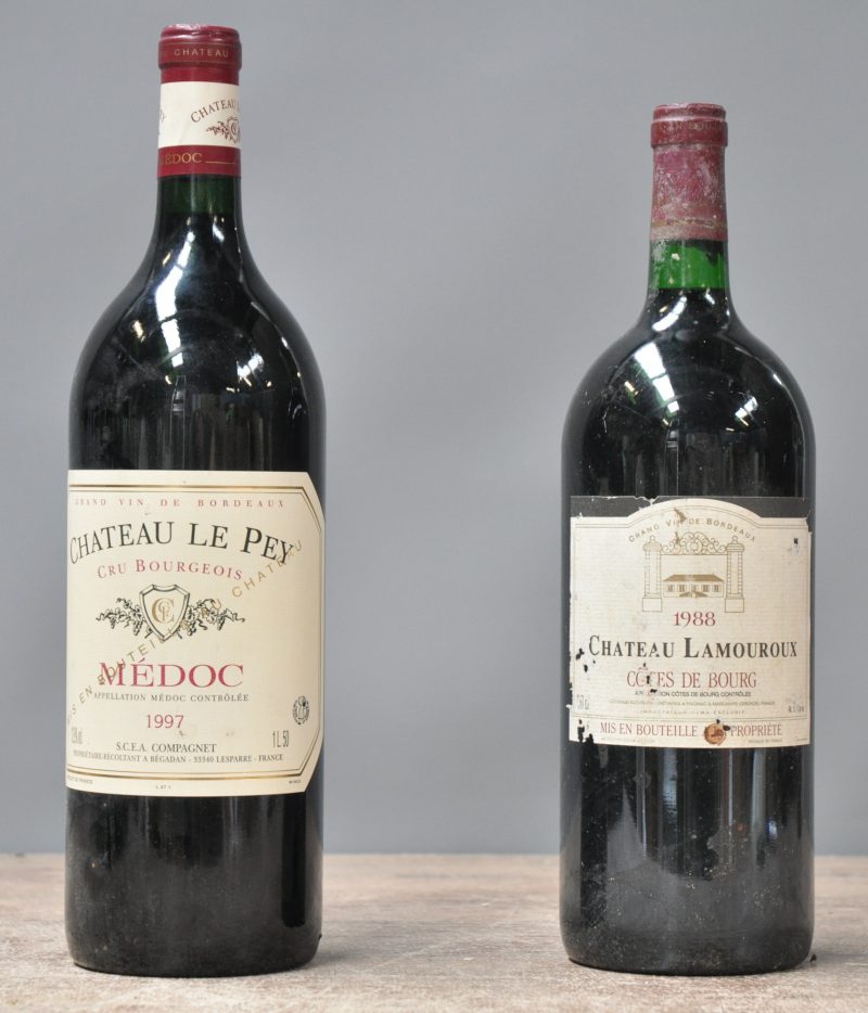 Lot rode Bordeaux        aantal: 2 MG.    Ch. Lamouroux A.C. Côtes de Bourg   M.P.  1988  aantal: 1 MG.    Ch. Le Pey A.C. Médoc Cru Bourgeois  M.P.  1997  aantal: 1 MG.